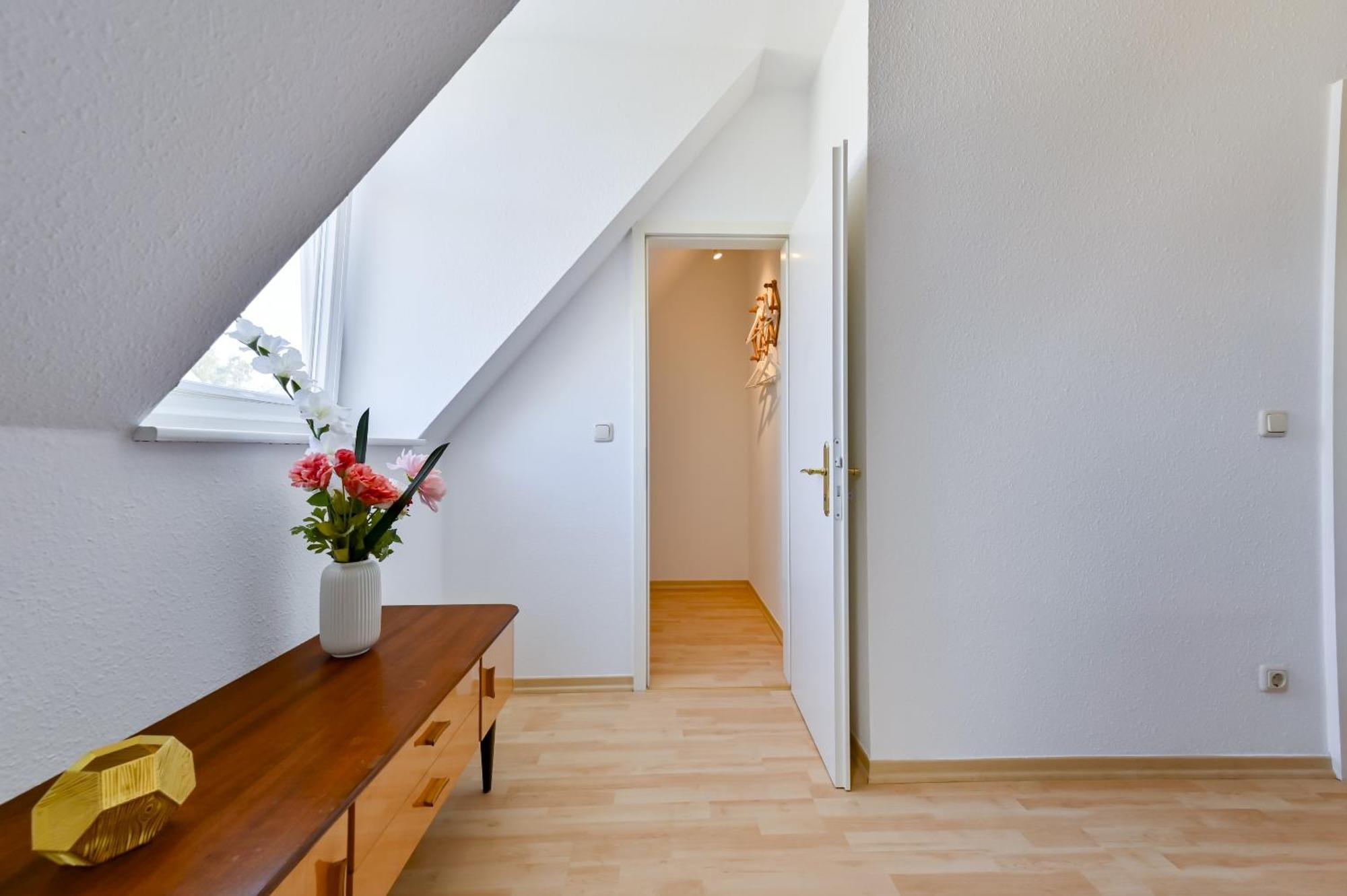 Premium Quartier Clara , Karl Und Fritz Auf Dem Kassberg Mit Eigenem Stellplatz Apartman Chemnitz Szoba fotó
